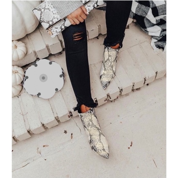 Anthropologie Parker & Sky Snakeskin Animal Chelsea Ankle Boots NWOT Size 8.5 - Picture 11 of 15